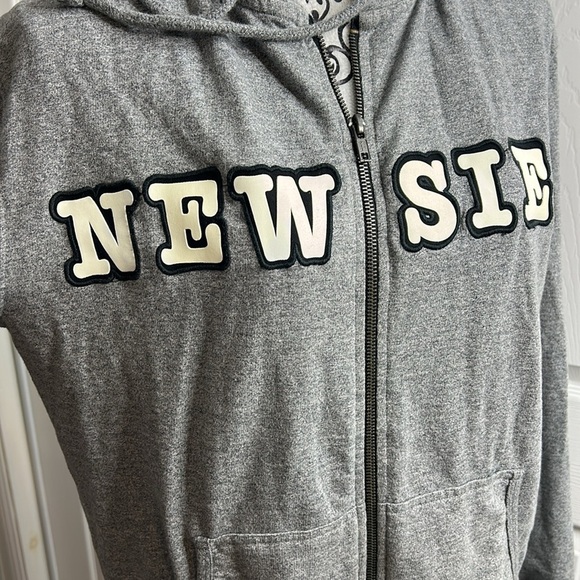 Disney Musical Movie Newies Gray Zip-Up Hoodie M - Picture 3 of 5